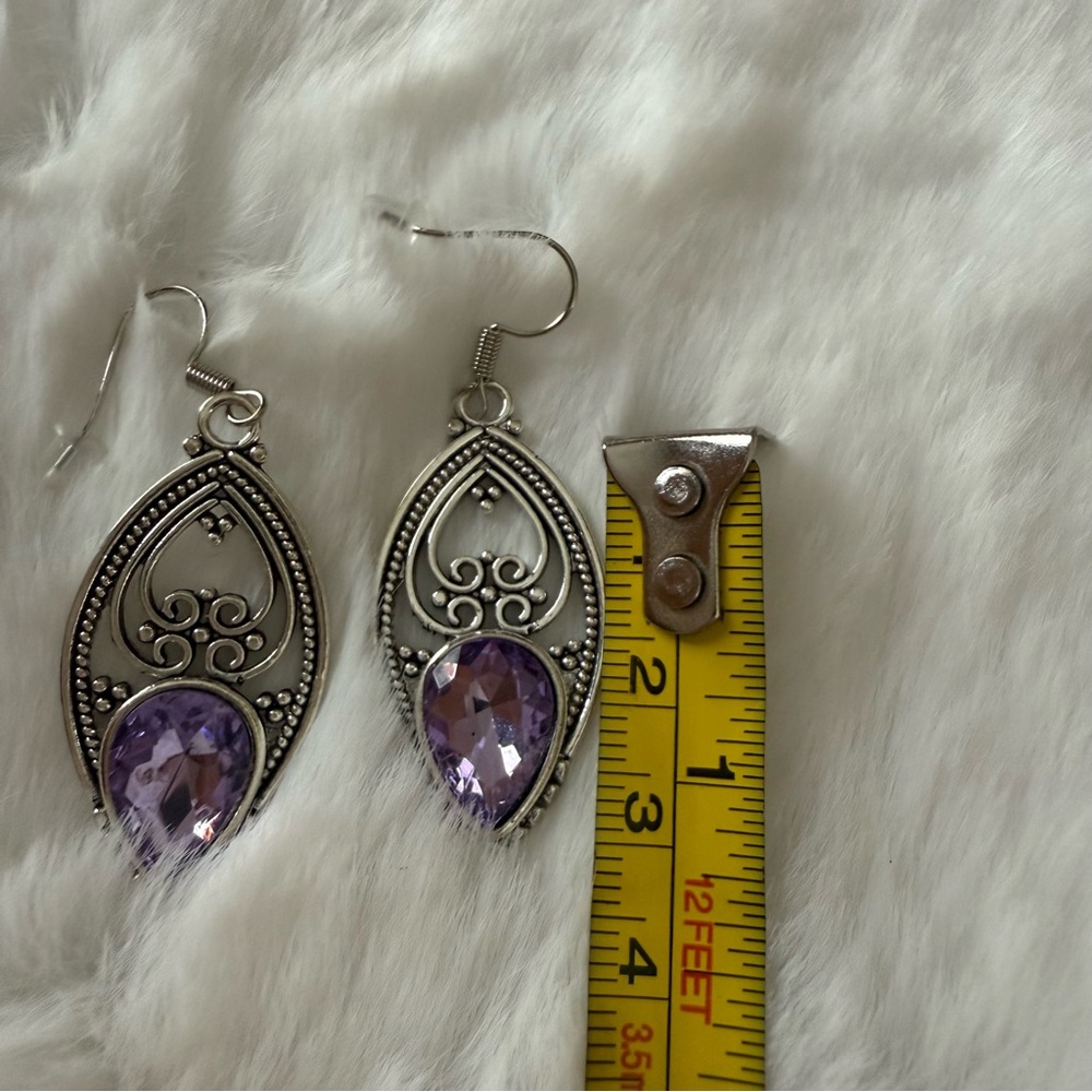 Silver Purple Teardrop Earrings NIP Dangle Statement Jewelry Gift - Picture 2 of 3